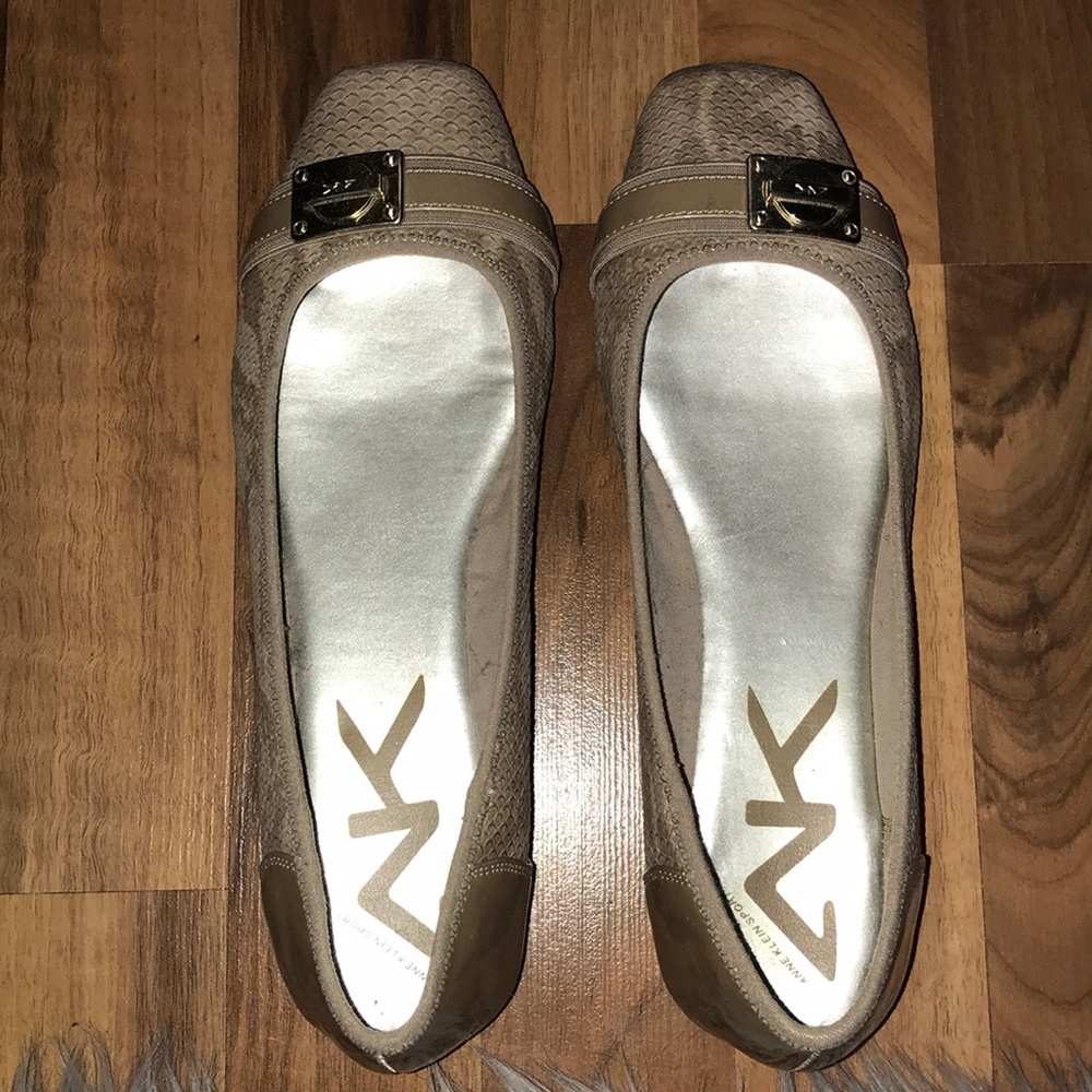 Dressy flats